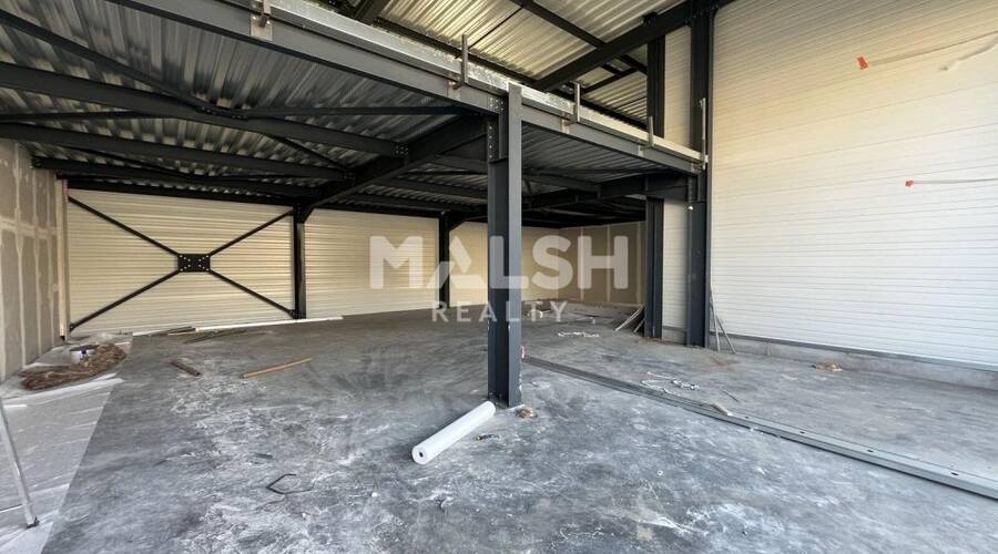 MALSH Realty & Property - Local commercial - Extérieurs NORD (Villefranche / Belleville) - Limas - 3