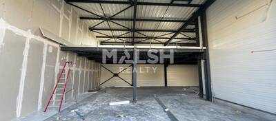 MALSH Realty & Property - Local commercial - Extérieurs NORD (Villefranche / Belleville) - Limas - 1