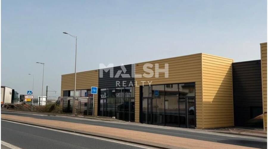MALSH Realty & Property - Local commercial - Extérieurs NORD (Villefranche / Belleville) - Limas - 2