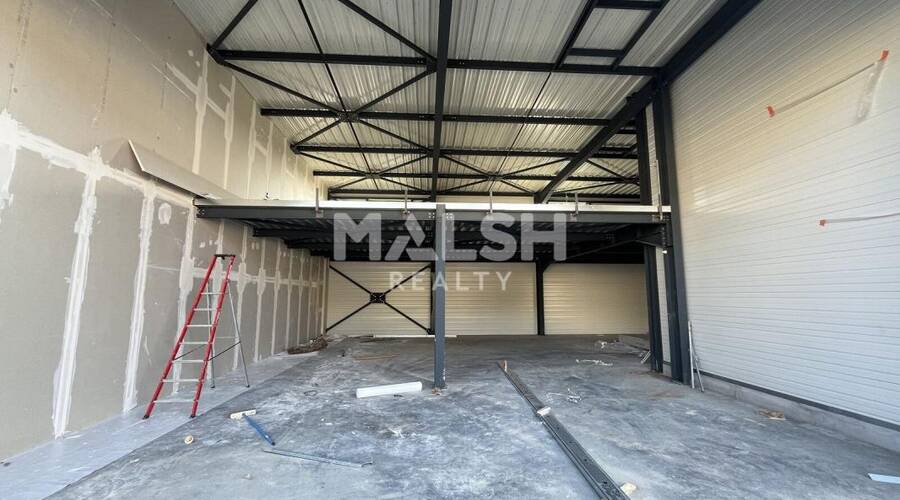 MALSH Realty & Property - Local commercial - Extérieurs NORD (Villefranche / Belleville) - Limas - 1
