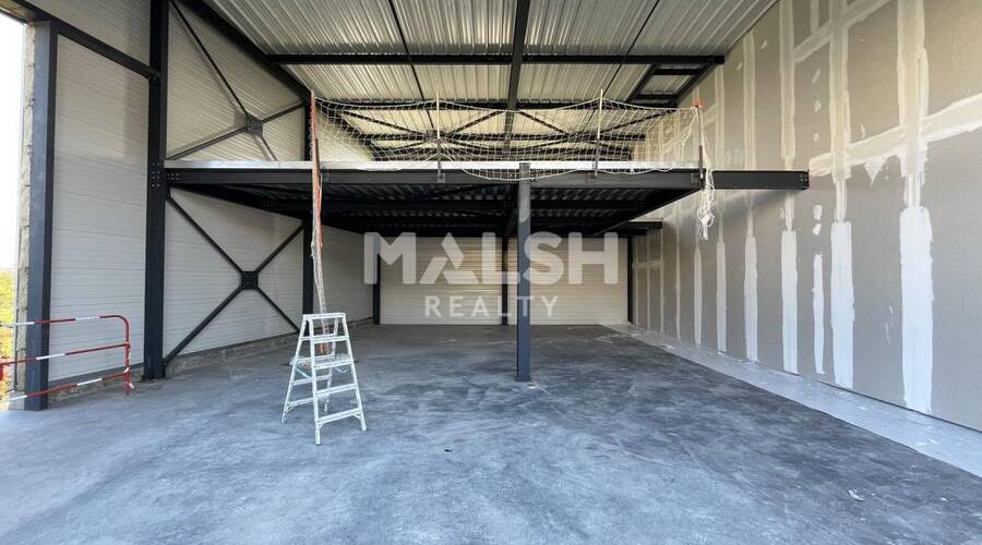 MALSH Realty & Property - Local commercial - Extérieurs NORD (Villefranche / Belleville) - Limas - 5