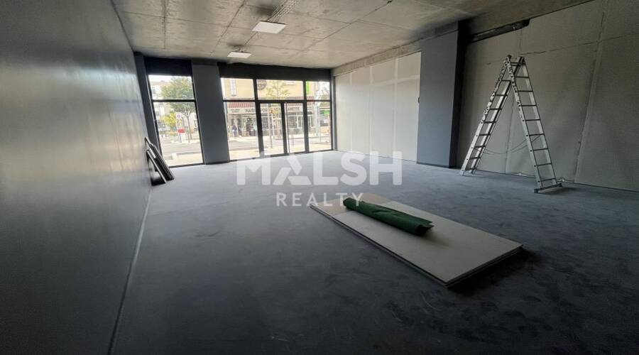 MALSH Realty & Property - Local commercial - Est lyonnais (Aéroport à confirmer) - Saint-Laurent-de-Mure - 2