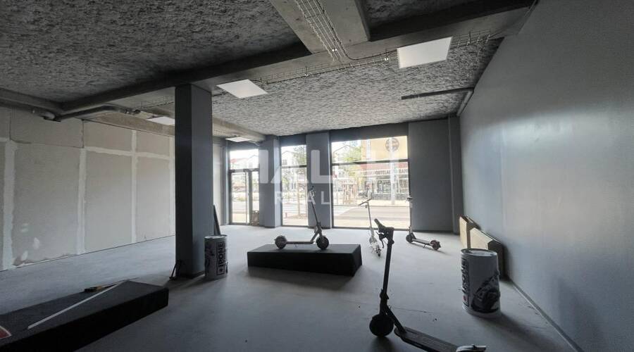 MALSH Realty & Property - Local commercial - Est lyonnais (Aéroport à confirmer) - Saint-Laurent-de-Mure - 4