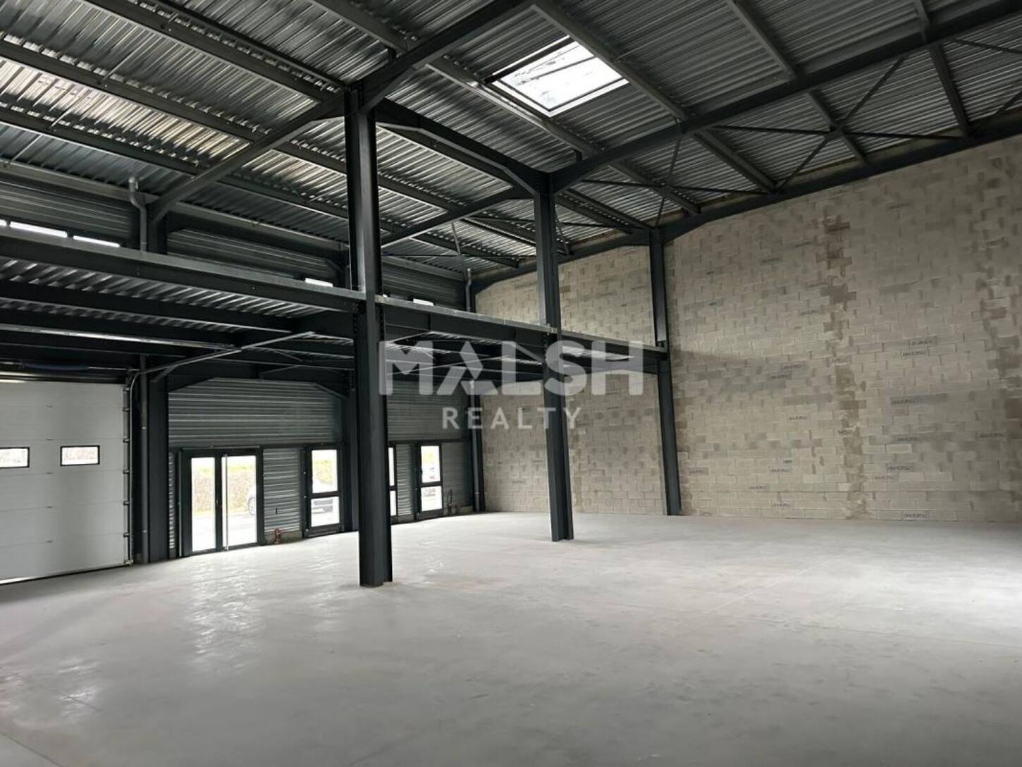 MALSH Realty & Property - Local d'activités - Nord Isère ( Ile d'Abeau / St Quentin Falavier ) - Bourgoin-Jallieu - 2