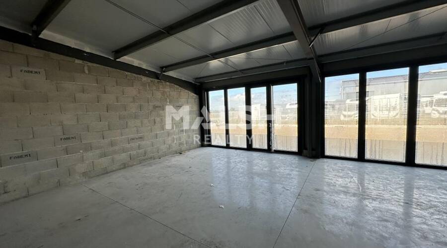 MALSH Realty & Property - Local commercial - Extérieurs SUD  (Vallée du Rhône) - Arzay - 2