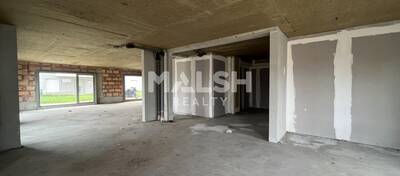 MALSH Realty & Property - Local commercial - Extérieurs NORD (Villefranche / Belleville) - Anse - 1