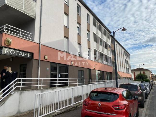 MALSH Realty & Property - Local commercial - Extérieurs NORD (Villefranche / Belleville) - Jassans-Riottier - 1