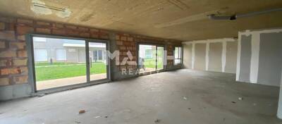 MALSH Realty & Property - Local commercial - Extérieurs NORD (Villefranche / Belleville) - Jassans-Riottier - 2