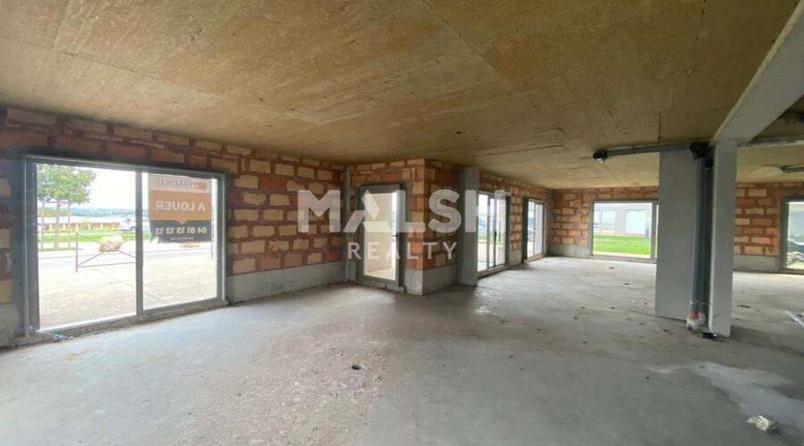 MALSH Realty & Property - Local commercial - Extérieurs NORD (Villefranche / Belleville) - Jassans-Riottier - 3