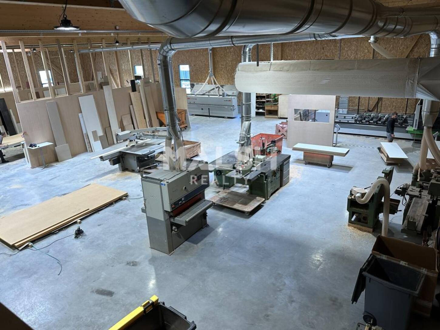 MALSH Realty & Property - Local d'activités - Nord Isère ( Ile d'Abeau / St Quentin Falavier ) - Saint-Clair-de-la-Tour - 2