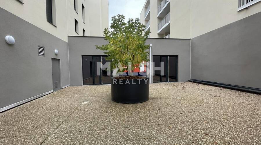 MALSH Realty & Property - Local commercial - Talaudière - 2