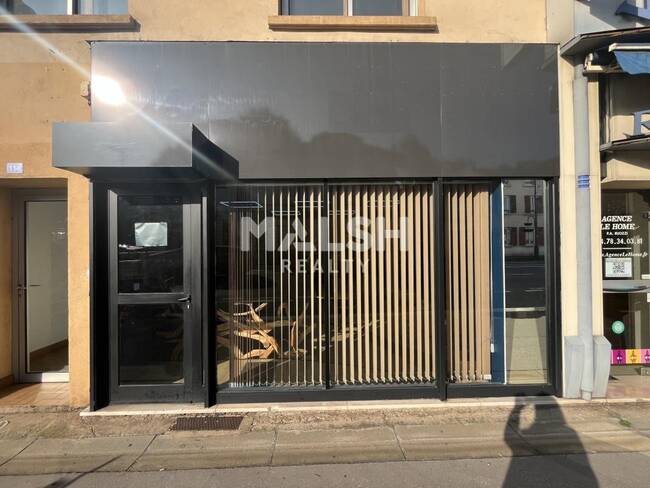 MALSH Realty & Property - Local commercial - Lyon Nord Ouest (Techlid / Monts d'Or) - Tassin-la-Demi-Lune - 1