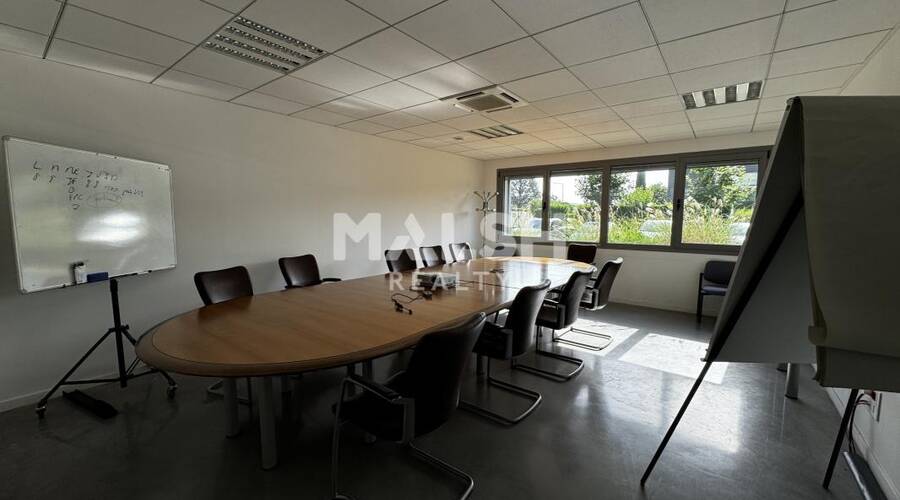 MALSH Realty & Property - Bureau - Lyon Nord Est (Rhône Amont) - Décines-Charpieu - 11