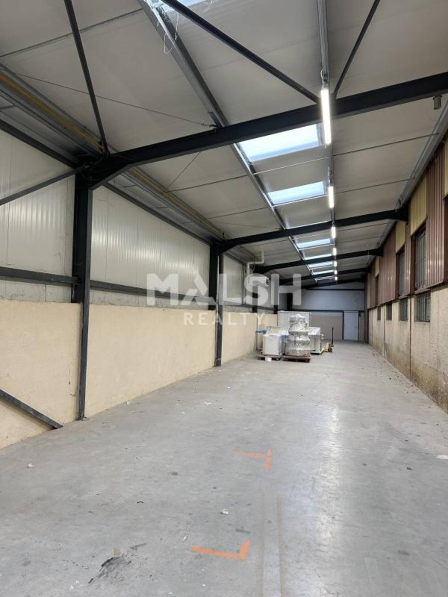 MALSH Realty & Property - Local d'activités - Lyon EST (St Priest /Mi Plaine/ A43 / Eurexpo) - Chassieu - 2