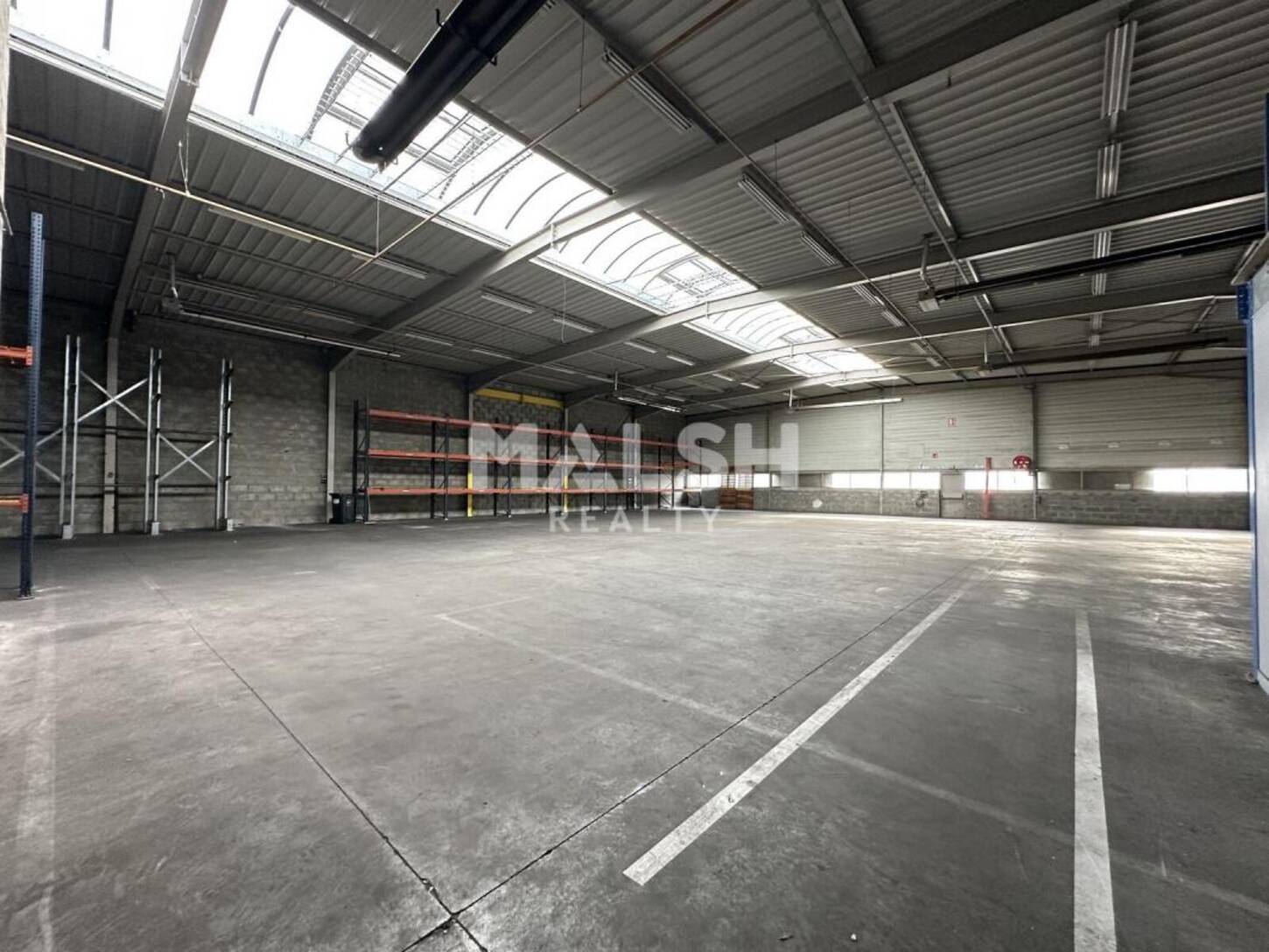 MALSH Realty & Property - Local d'activités - Lyon EST (St Priest /Mi Plaine/ A43 / Eurexpo) - Genas - 2