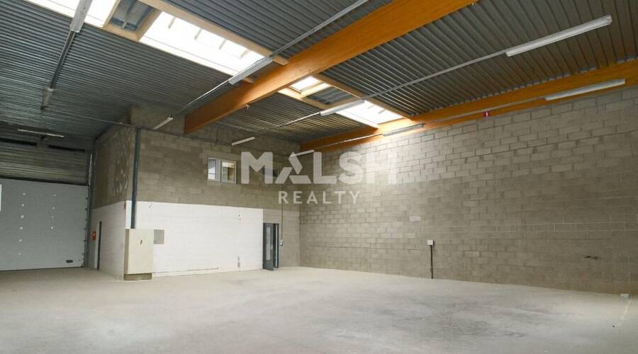 MALSH Realty & Property - Local d'activités - Carré de Soie / Grand Clément / Bel Air - Villeurbanne - 1