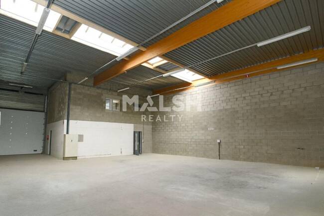 MALSH Realty & Property - Local d'activités - Carré de Soie / Grand Clément / Bel Air - Villeurbanne - 1