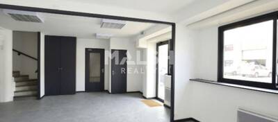 MALSH Realty & Property - Local d'activités - Carré de Soie / Grand Clément / Bel Air - Villeurbanne - 3