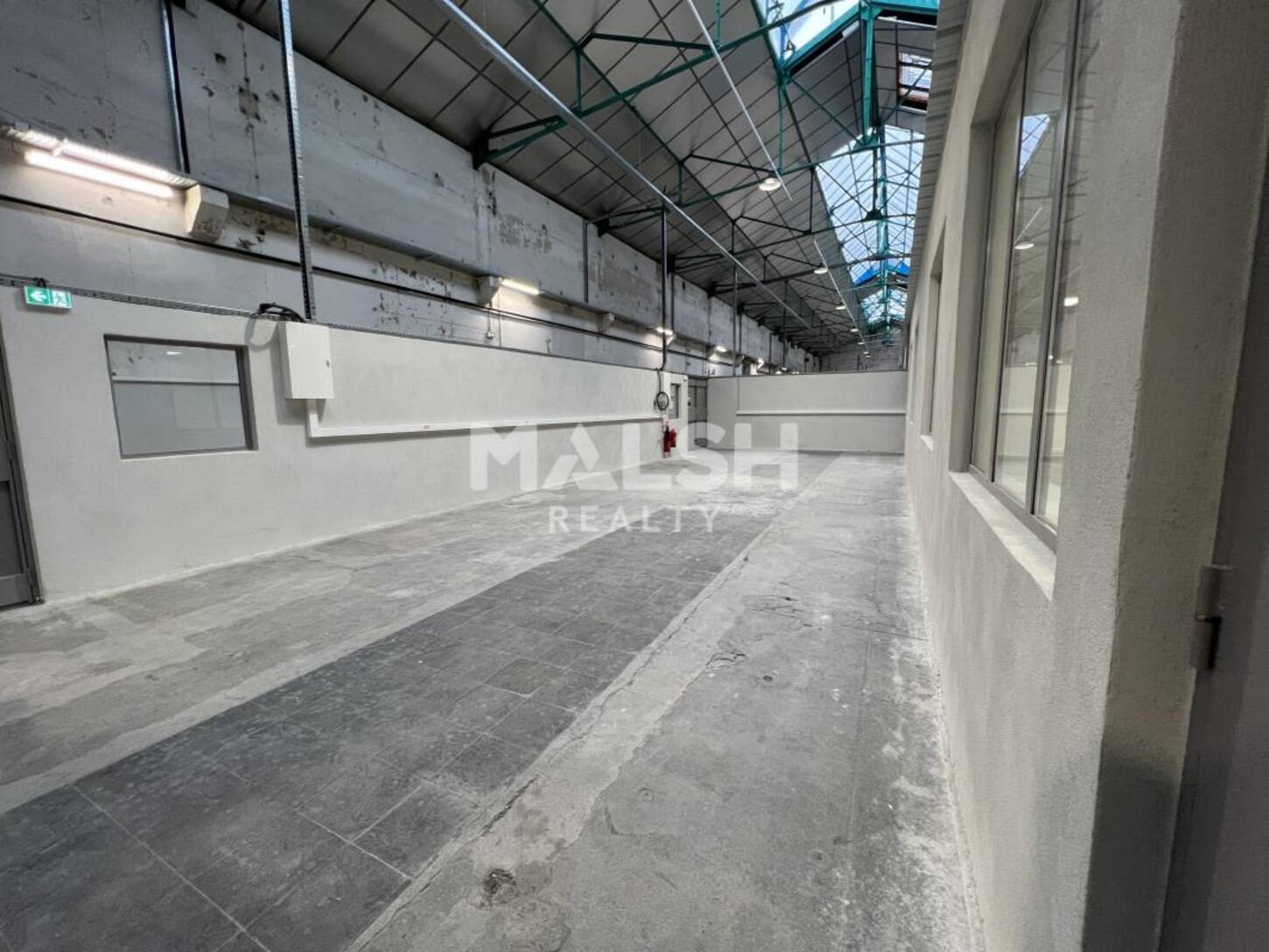 MALSH Realty & Property - Local d'activités - Carré de Soie / Grand Clément / Bel Air - Villeurbanne - 2