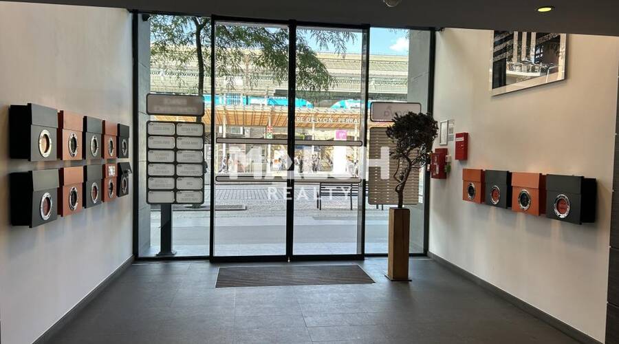 MALSH Realty & Property - Bureau - Lyon 2° / Confluence - Lyon 2 - 5