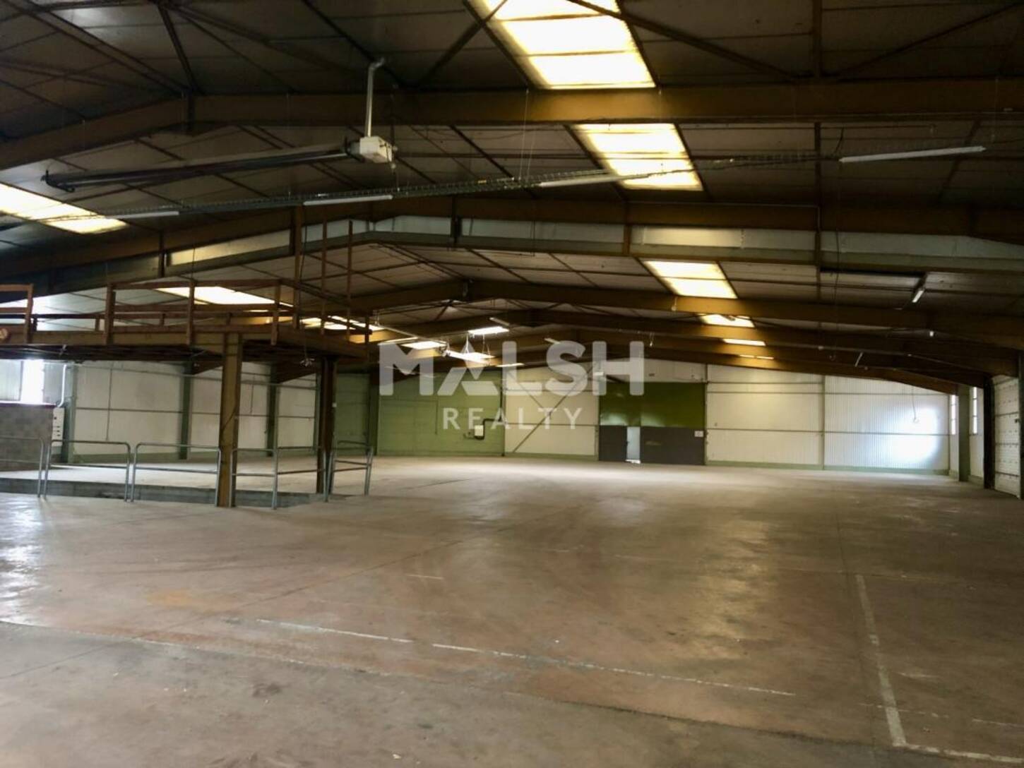 MALSH Realty & Property - Local d'activités - Extérieurs NORD (Villefranche / Belleville) - Alix - 2