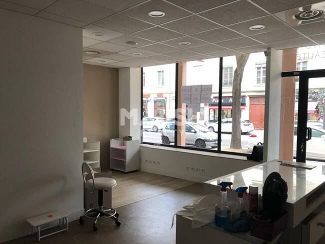 MALSH Realty & Property - Local commercial - Lyon 7° / Gerland - Lyon 7 - 1