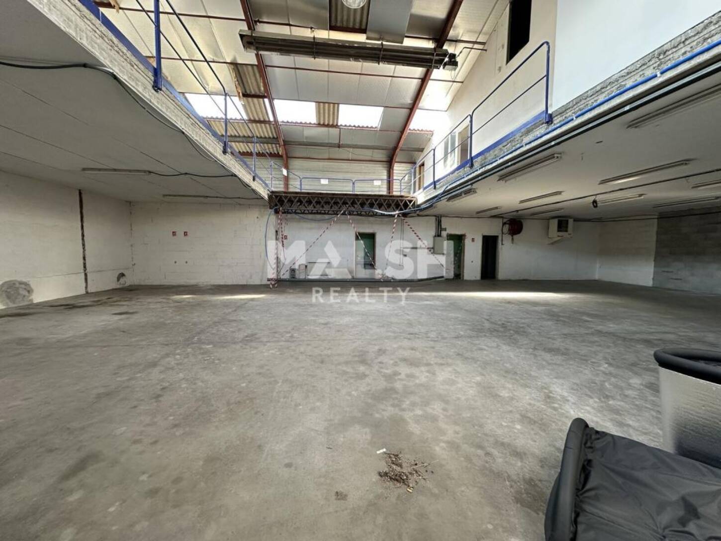 MALSH Realty & Property - Local d'activités - Extérieurs NORD (Villefranche / Belleville) - Trévoux - 2