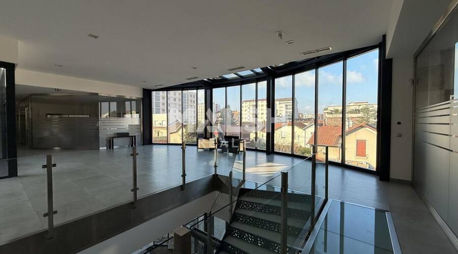 MALSH Realty & Property - Local d'activités - Carré de Soie / Grand Clément / Bel Air - Villeurbanne - 7