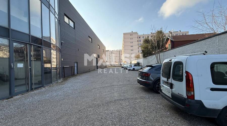 MALSH Realty & Property - Local d'activités - Carré de Soie / Grand Clément / Bel Air - Villeurbanne - 17