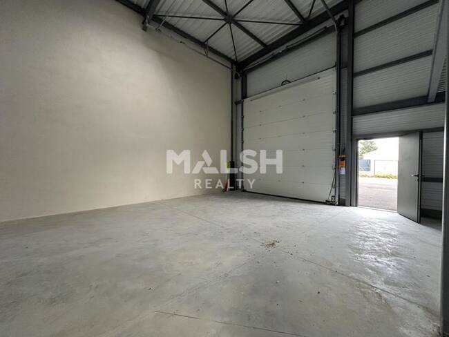 MALSH Realty & Property - Local d'activités - Extérieurs NORD (Villefranche / Belleville) - Saint-Étienne-la-Varenne - 1