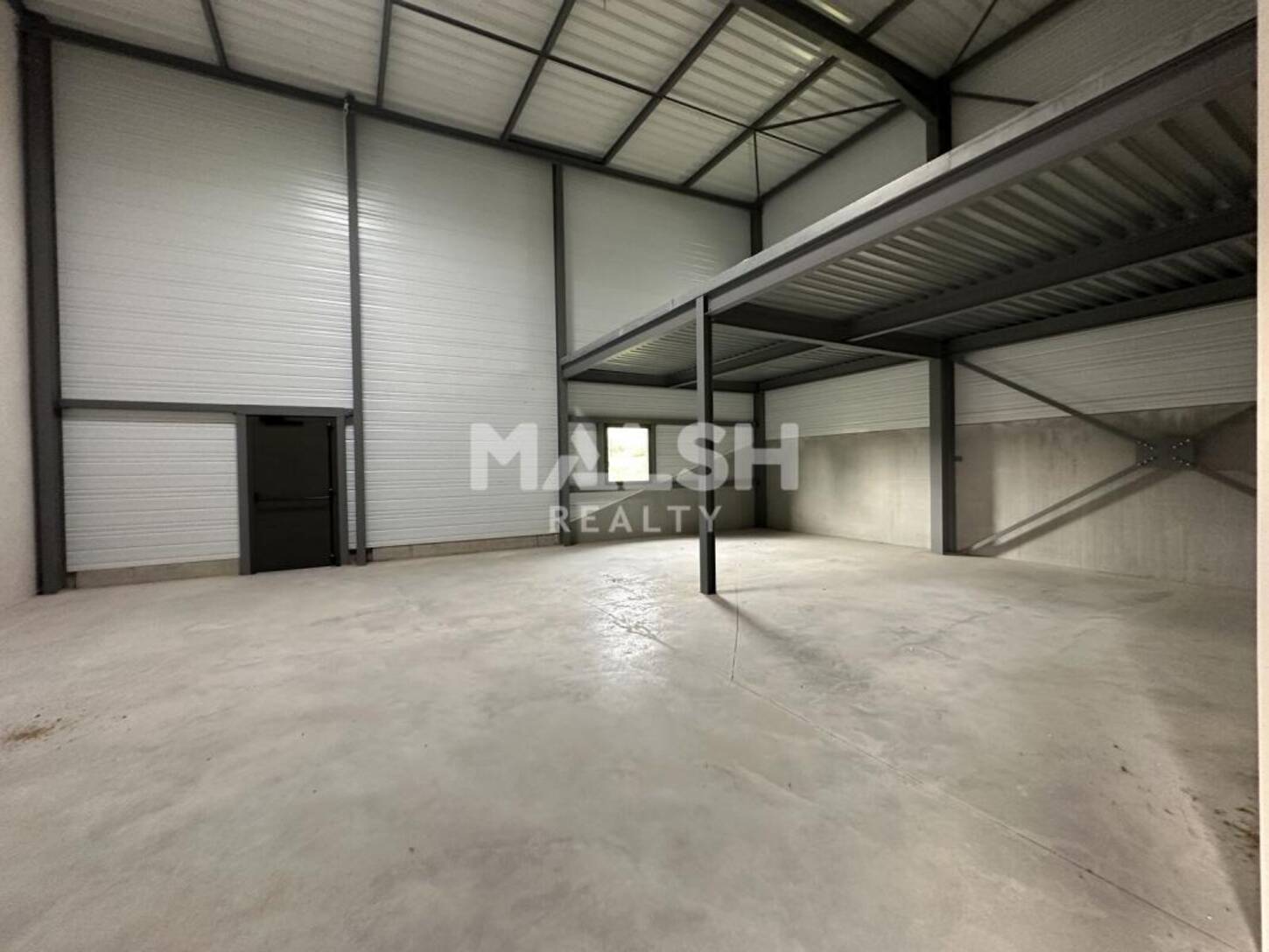 MALSH Realty & Property - Local d'activités - Extérieurs NORD (Villefranche / Belleville) - Saint-Étienne-la-Varenne - 2