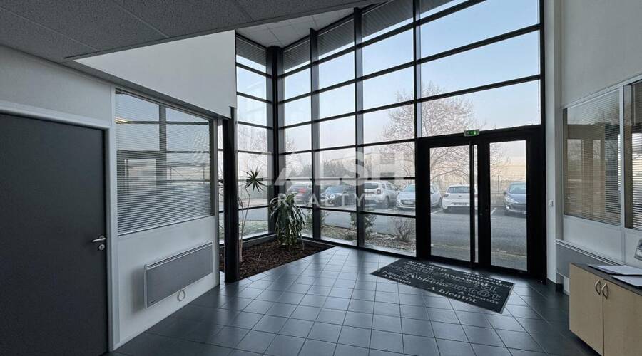 MALSH Realty & Property - Local d'activités - Saint Etienne - Saint-Cyprien - 2