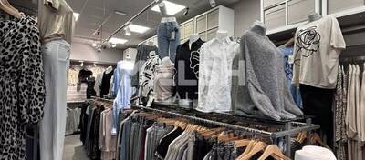 MALSH Realty & Property - Local commercial - Carré de Soie / Grand Clément / Bel Air - Villeurbanne - 2