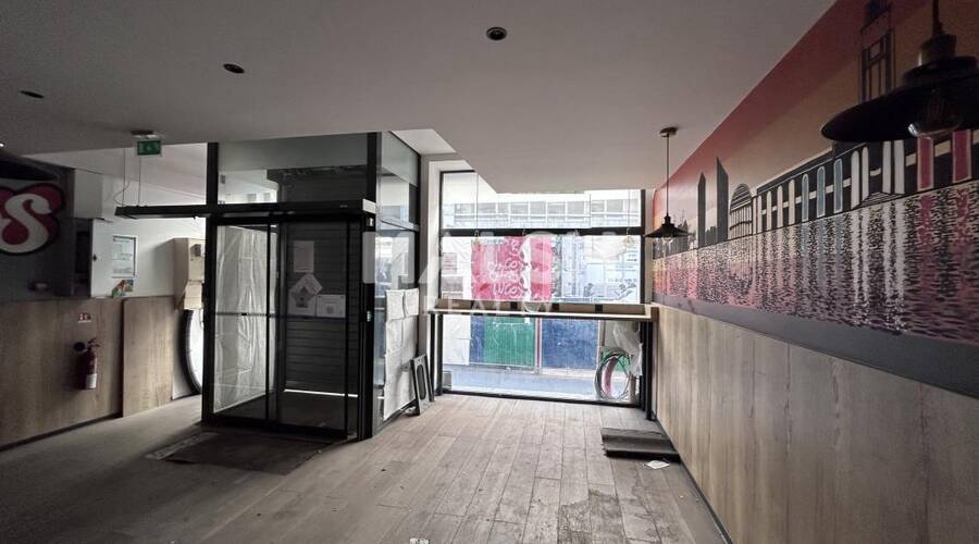 MALSH Realty & Property - Local commercial - Carré de Soie / Grand Clément / Bel Air - Villeurbanne - 2