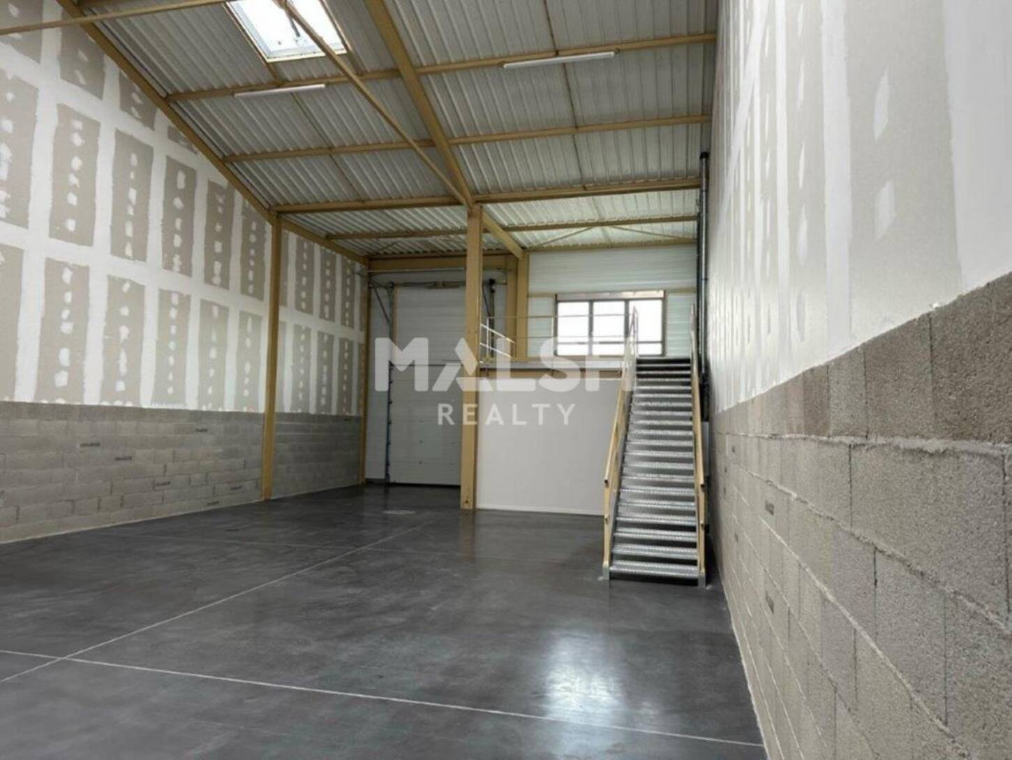 MALSH Realty & Property - Local d'activités - Nord Isère ( Ile d'Abeau / St Quentin Falavier ) - Bourgoin-Jallieu - 2