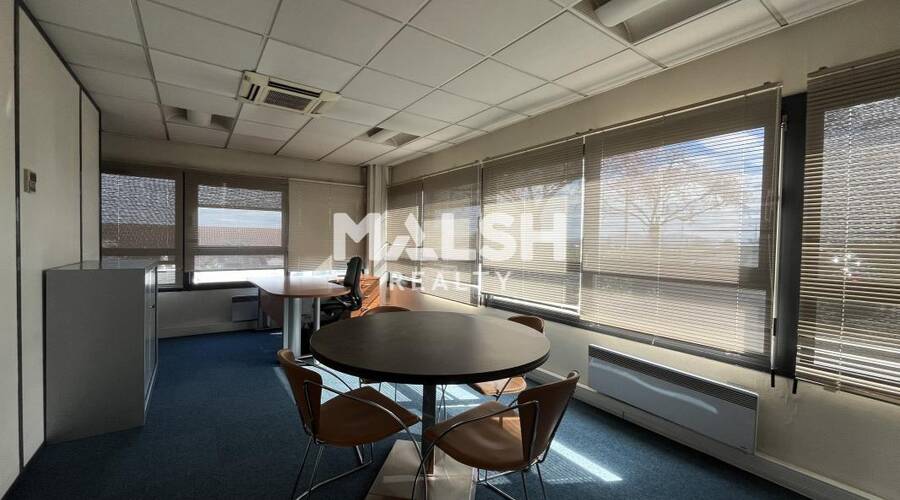 MALSH Realty & Property - Bureau - Extérieurs NORD (Villefranche / Belleville) - Limas - 3