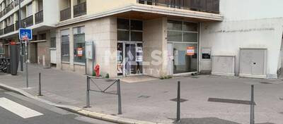 MALSH Realty & Property - Local commercial - Carré de Soie / Grand Clément / Bel Air - Villeurbanne - 8