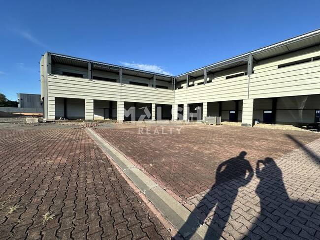 MALSH Realty & Property - Local d'activités - Extérieurs NORD (Villefranche / Belleville) - Guéreins - 1