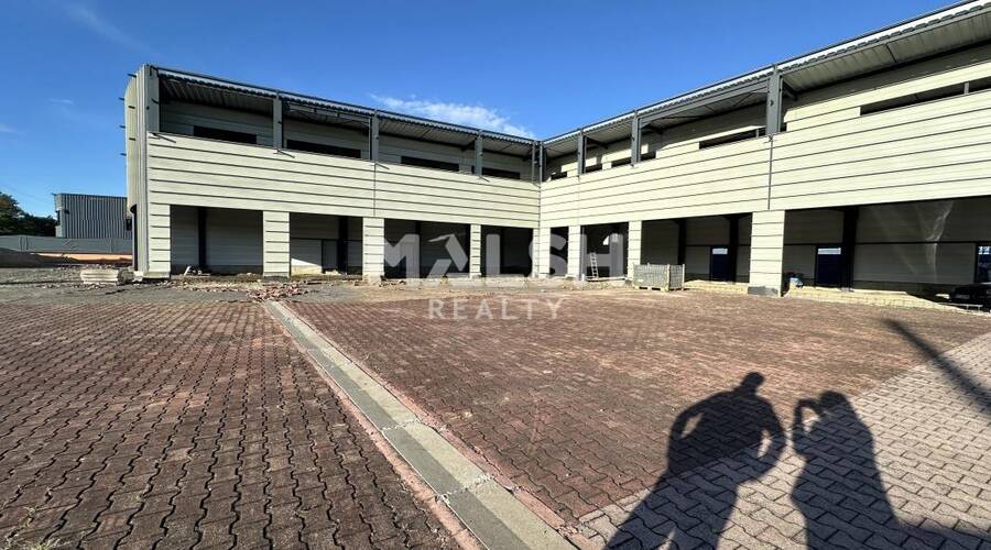 MALSH Realty & Property - Local d'activités - Extérieurs NORD (Villefranche / Belleville) - Guéreins - 1