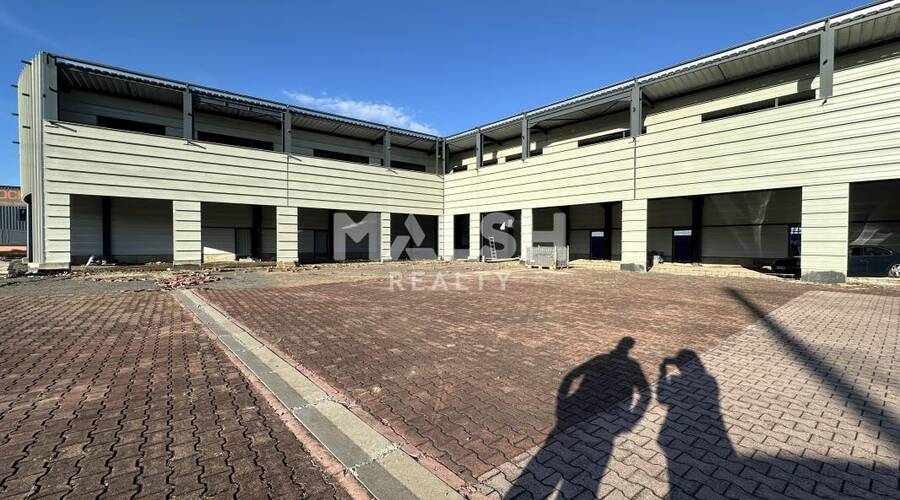 MALSH Realty & Property - Local d'activités - Extérieurs NORD (Villefranche / Belleville) - Guéreins - 2