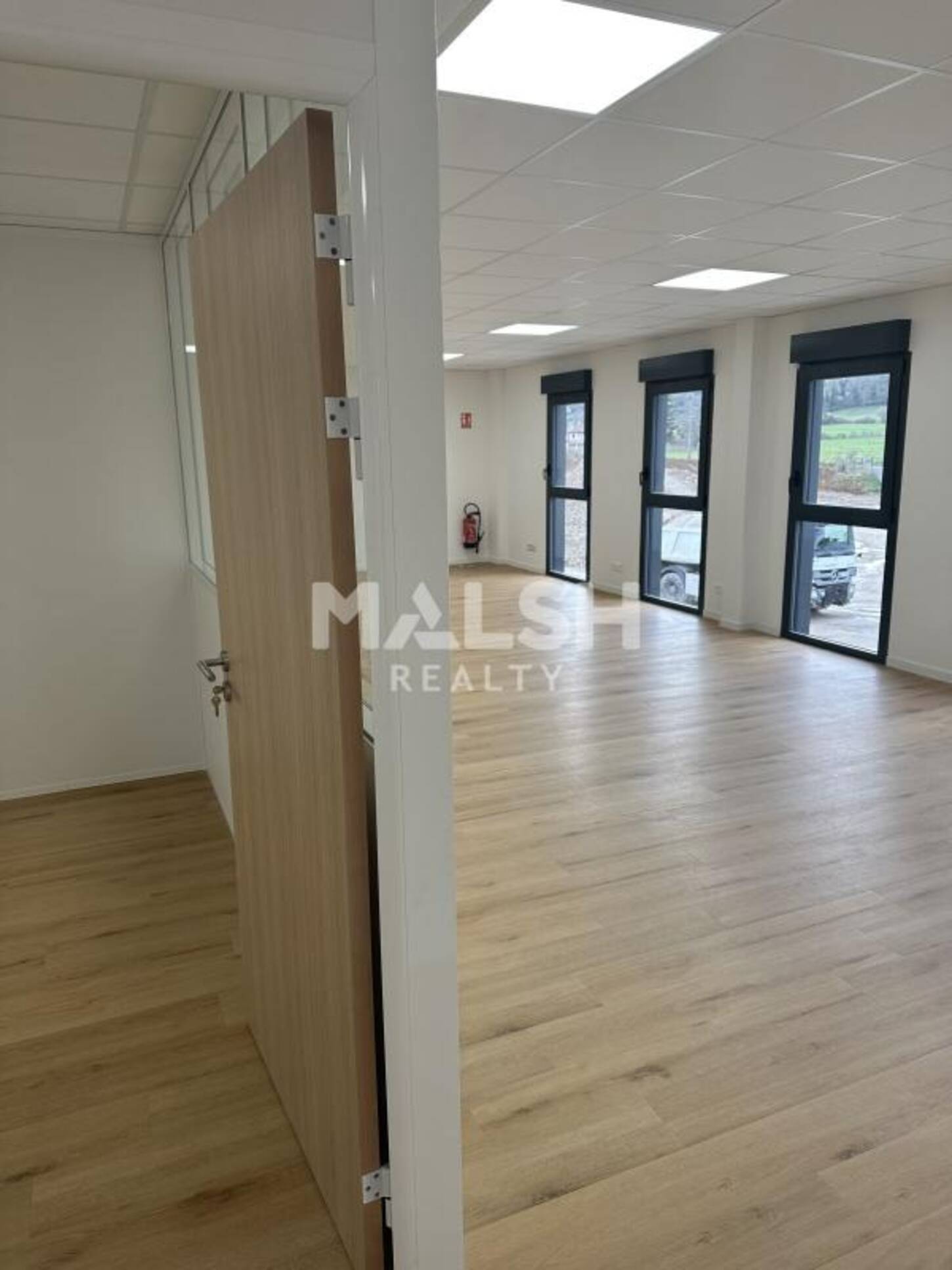 MALSH Realty & Property - Bureau - Nord Isère ( Ile d'Abeau / St Quentin Falavier ) - Heyrieux - 2