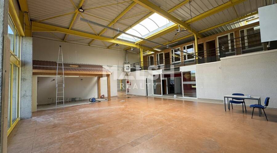 MALSH Realty & Property - Local d'activités - Saint Etienne - Saint-Étienne - 4