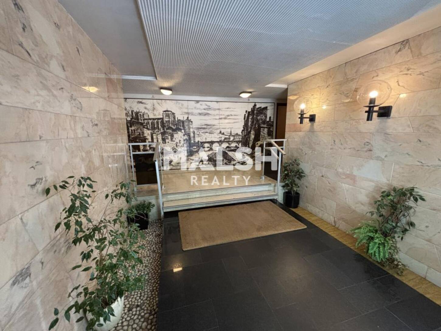 MALSH Realty & Property - Bureau - Lyon 2° / Confluence - Lyon 2 - 2