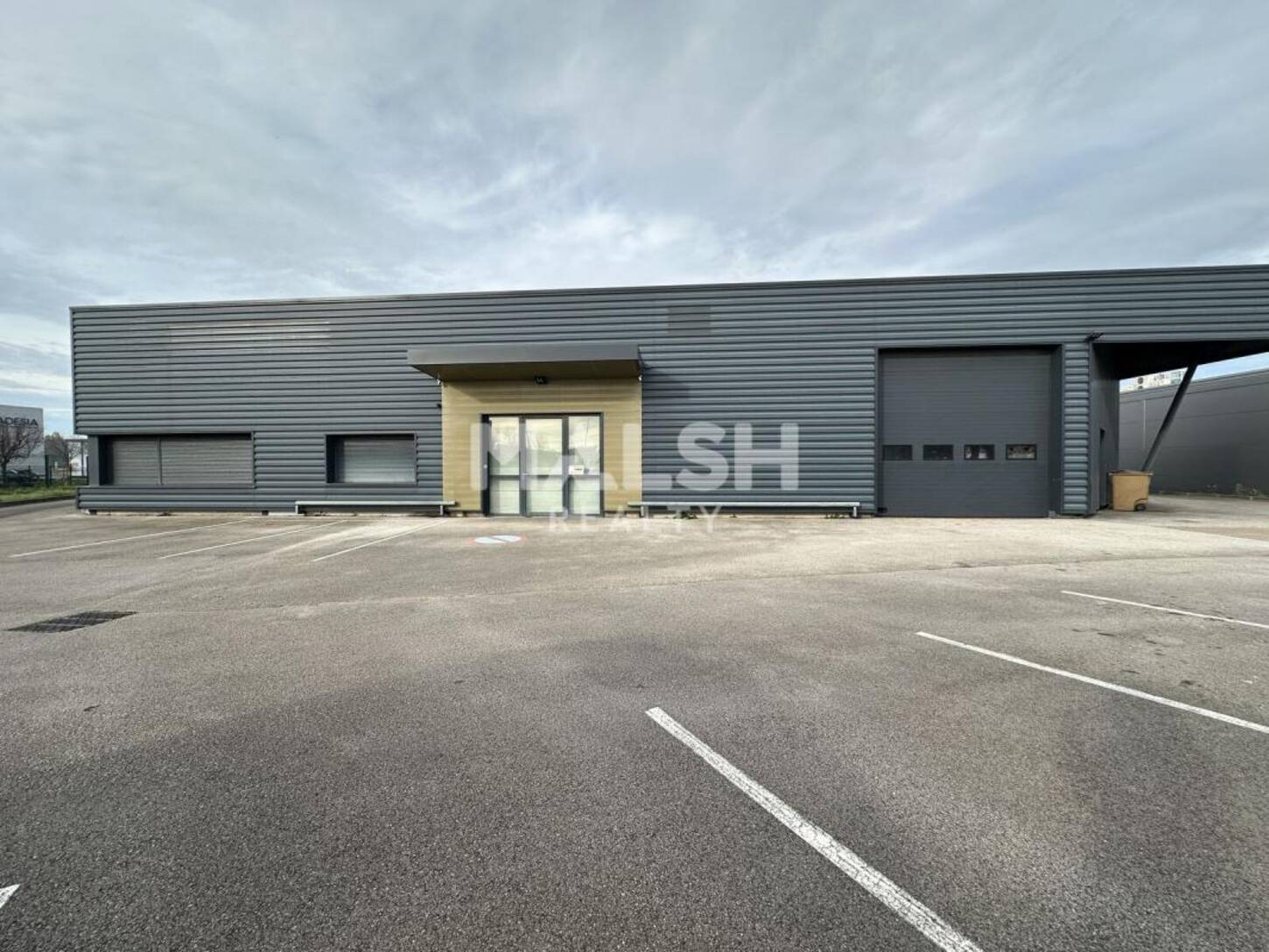 MALSH Realty & Property - Local d'activités - Extérieurs NORD (Villefranche / Belleville) - Arnas - 2