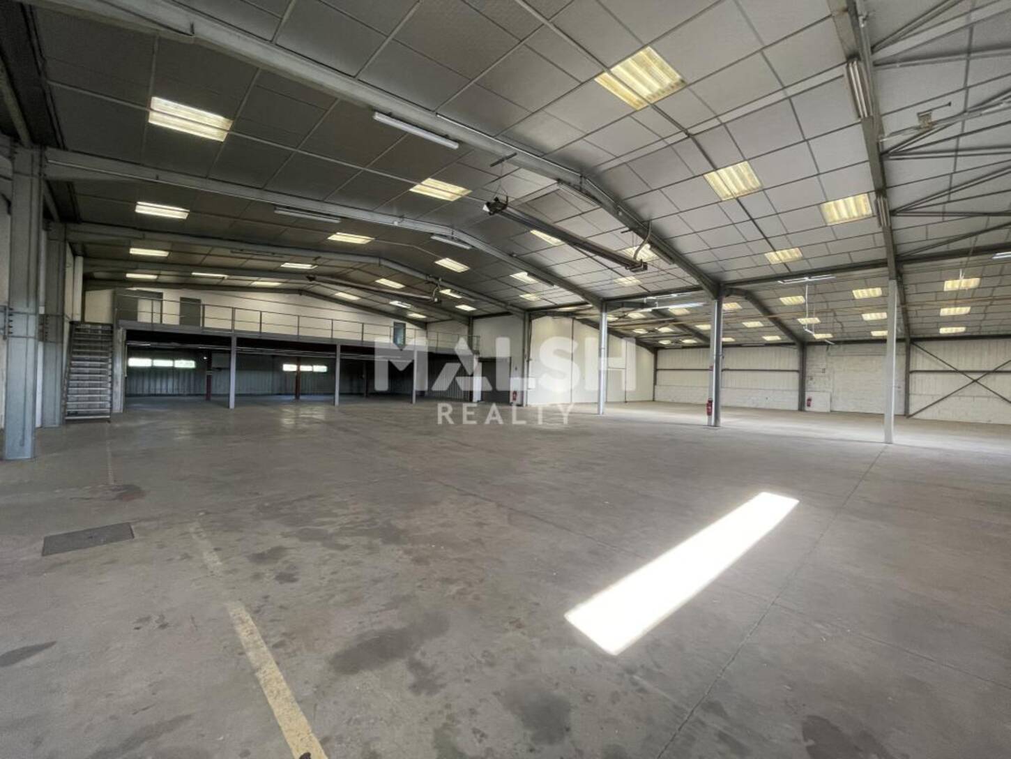 MALSH Realty & Property - Local d'activités - Extérieurs NORD (Villefranche / Belleville) - Alix - 2
