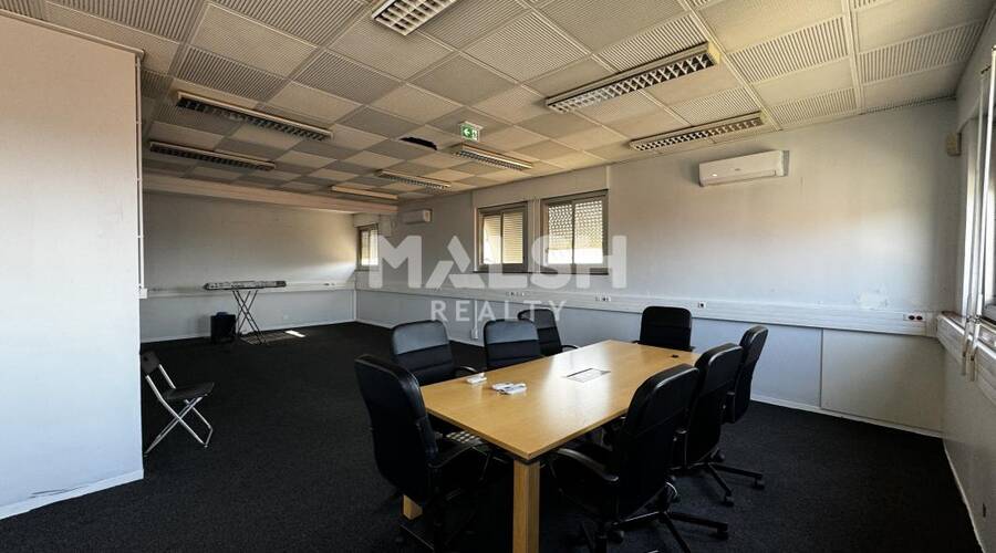 MALSH Realty & Property - Local d'activités - Lyon Nord Est (Rhône Amont) - Décines-Charpieu - 11
