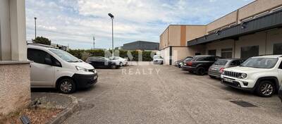 MALSH Realty & Property - Local d'activités - Carré de Soie / Grand Clément / Bel Air - Vaulx-en-Velin - 17