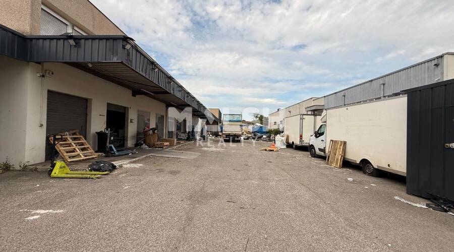 MALSH Realty & Property - Local d'activités - Carré de Soie / Grand Clément / Bel Air - Vaulx-en-Velin - 19