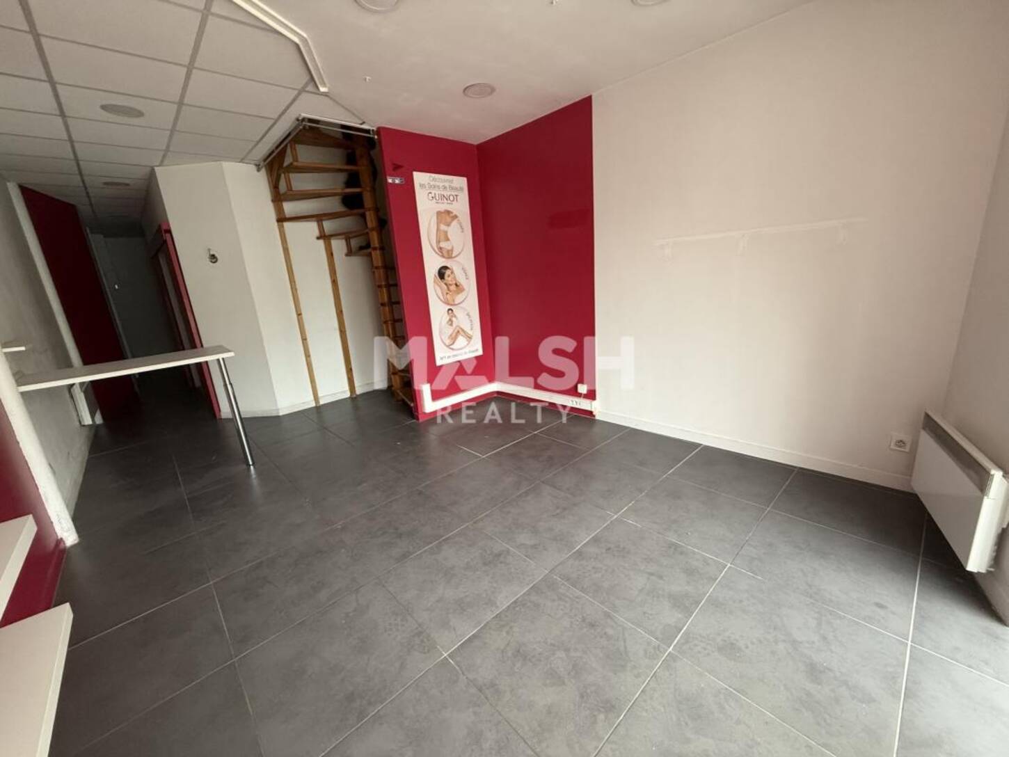 MALSH Realty & Property - Local commercial - Chambon-Feugerolles - 2