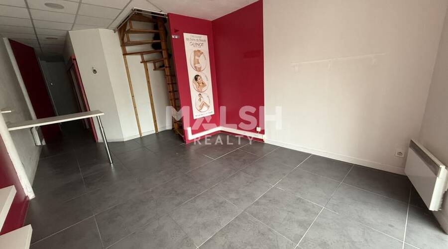 MALSH Realty & Property - Local commercial - Chambon-Feugerolles - 2